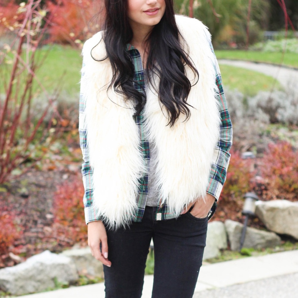 American Eagle Faux Fur Vest